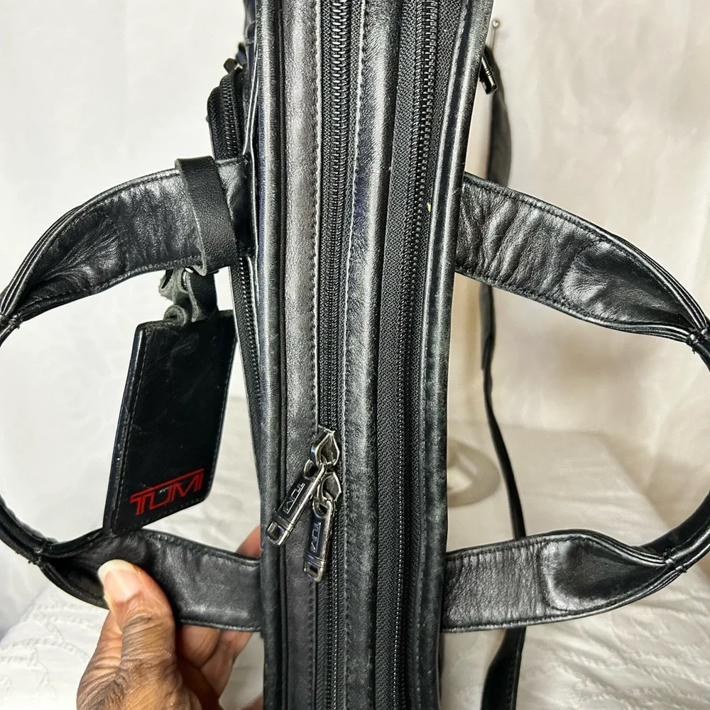Tumi Black Leather Laptop Shoulder Briefcase.